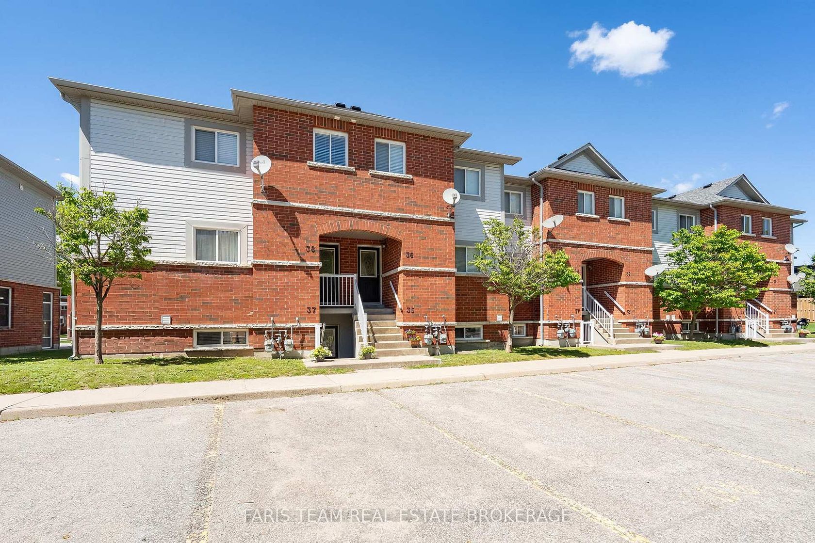 37 - 241 Ferndale Drive S, Ardagh, Barrie photo 3