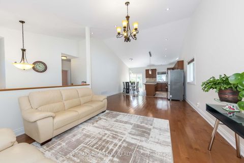 Photo 9 at 157b Silas Boulevard, Keswick North, Georgina
