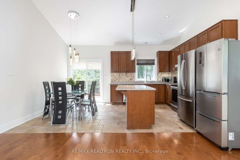 Photo 10 at 157b Silas Boulevard, Keswick North, Georgina