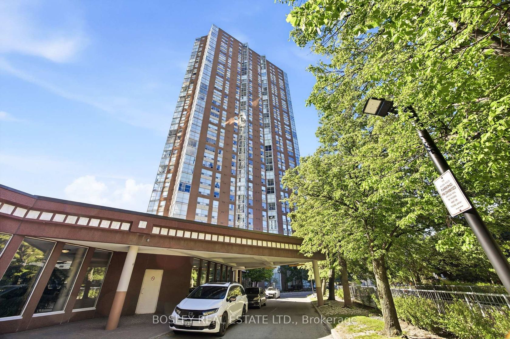 611 - 5 Concorde Place, Don Mills, Toronto photo number 2