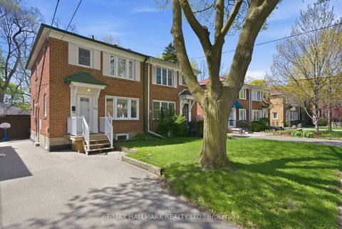 Photo 3 at 69 Thursfield Crescent, Leaside, Toronto