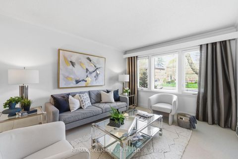 Photo 8 at 69 Thursfield Crescent, Leaside, Toronto