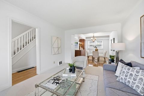 Photo 9 at 69 Thursfield Crescent, Leaside, Toronto