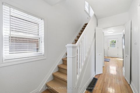 Photo 16 at 69 Thursfield Crescent, Leaside, Toronto
