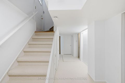 Photo 17 at 69 Thursfield Crescent, Leaside, Toronto