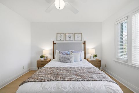 Photo 19 at 69 Thursfield Crescent, Leaside, Toronto