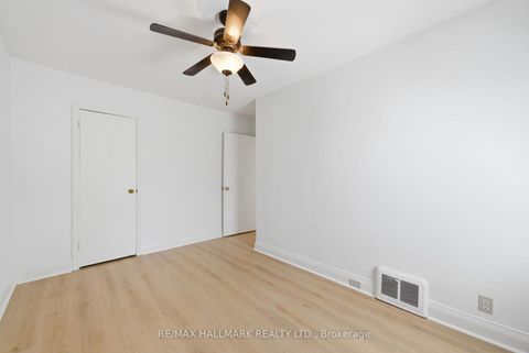 Photo 22 at 69 Thursfield Crescent, Leaside, Toronto