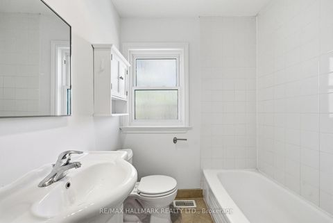 Photo 25 at 69 Thursfield Crescent, Leaside, Toronto