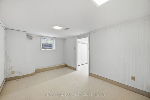 Photo 29 at 69 Thursfield Crescent, Leaside, Toronto