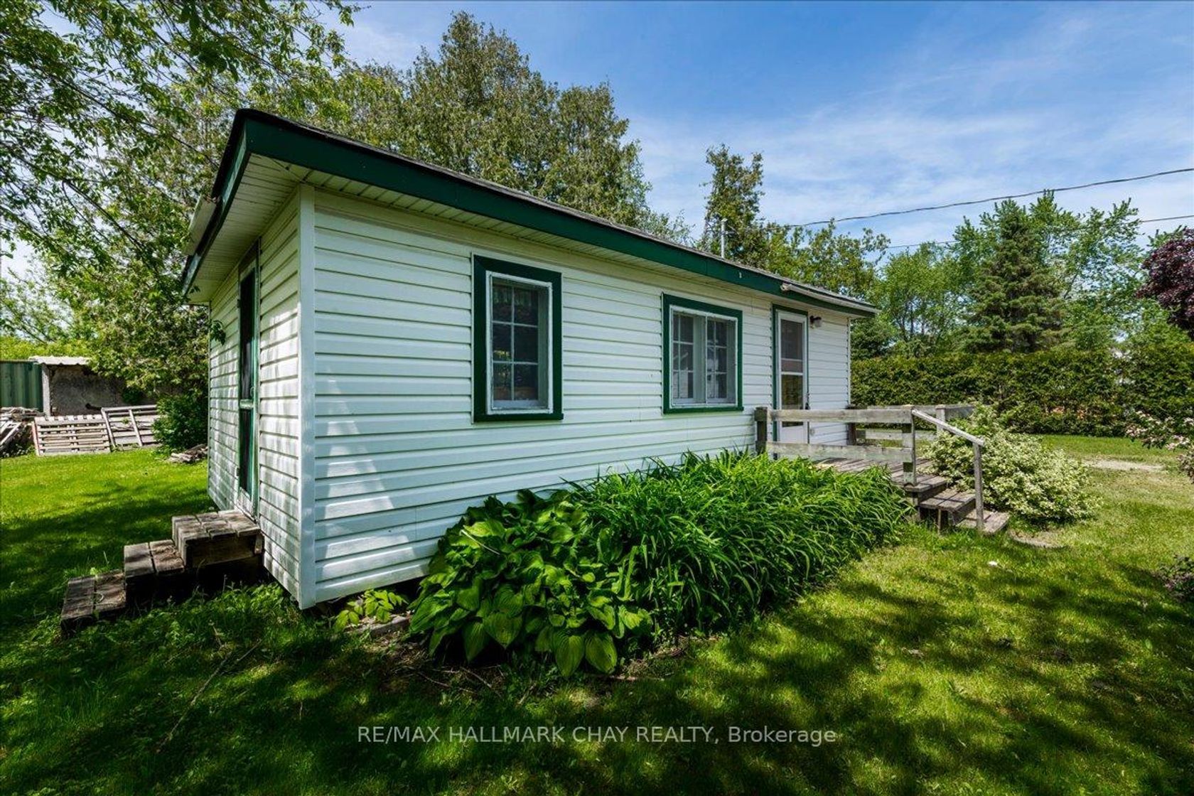 1056 Ewart Street, Rural Innisfil, Innisfil photo number 2
