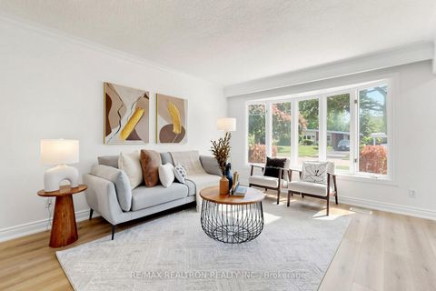 Photo 3 at 20 Doonaree Drive, Donalda, Toronto
