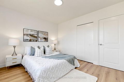 Photo 23 at 20 Doonaree Drive, Donalda, Toronto