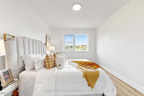 Photo 25 at 20 Doonaree Drive, Donalda, Toronto