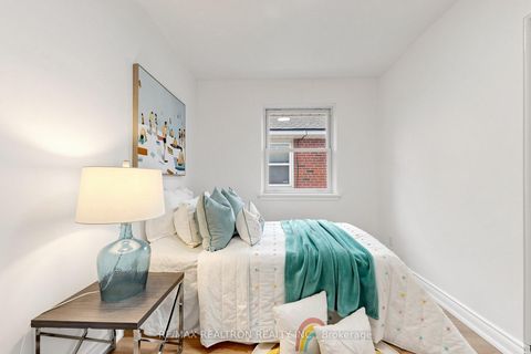 Photo 28 at 20 Doonaree Drive, Donalda, Toronto