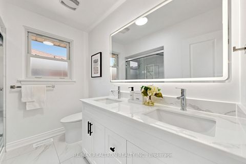 Photo 29 at 20 Doonaree Drive, Donalda, Toronto