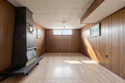 Photo 35 at 20 Doonaree Drive, Donalda, Toronto