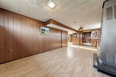 Photo 37 at 20 Doonaree Drive, Donalda, Toronto