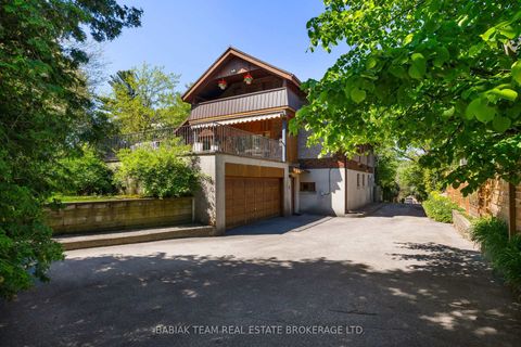 Photo 3 at 187 Ellis Avenue, Swansea, Toronto