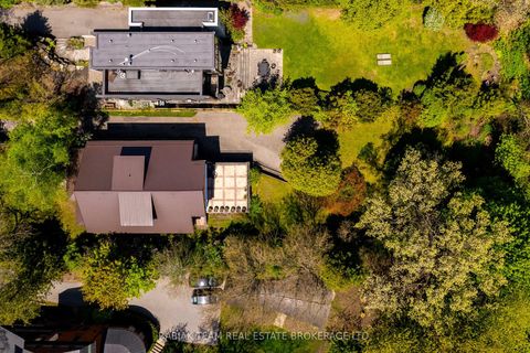 Photo 5 at 187 Ellis Avenue, Swansea, Toronto