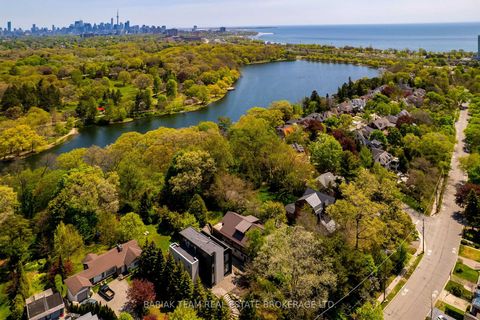Photo 6 at 187 Ellis Avenue, Swansea, Toronto