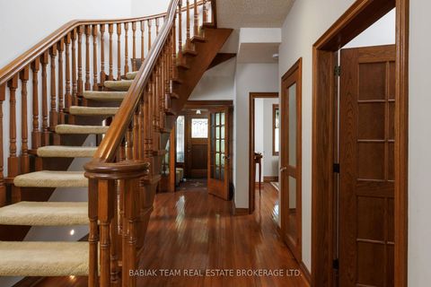 Photo 25 at 187 Ellis Avenue, Swansea, Toronto