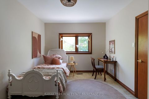 Photo 31 at 187 Ellis Avenue, Swansea, Toronto
