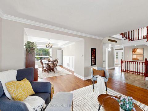 Photo 3 at 25 Waltham Drive, Beaumonde Heights, Toronto
