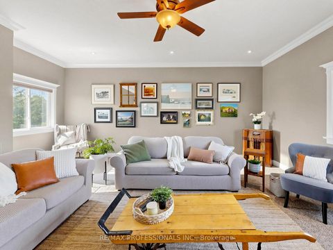 Photo 24 at 25 Waltham Drive, Beaumonde Heights, Toronto