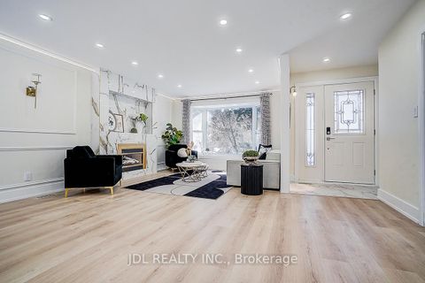 Photo 2 at 15 Crossburn Drive, Don Mills, Toronto
