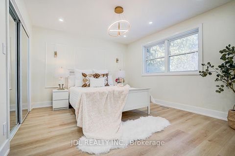 Photo 22 at 15 Crossburn Drive, Don Mills, Toronto