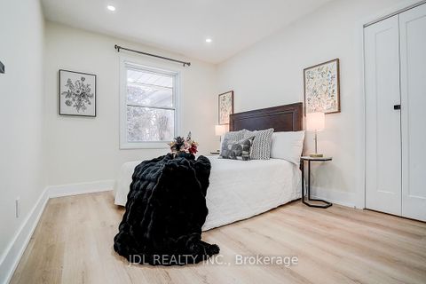 Photo 24 at 15 Crossburn Drive, Don Mills, Toronto