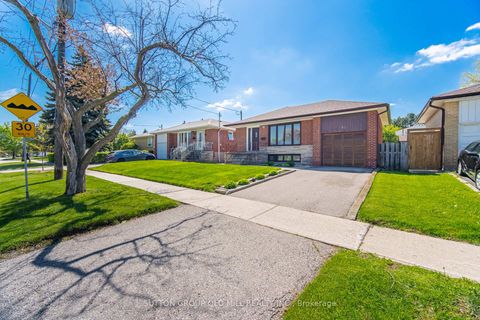 Photo 1 at 99 Scarden Avenue, Sullivan, Toronto