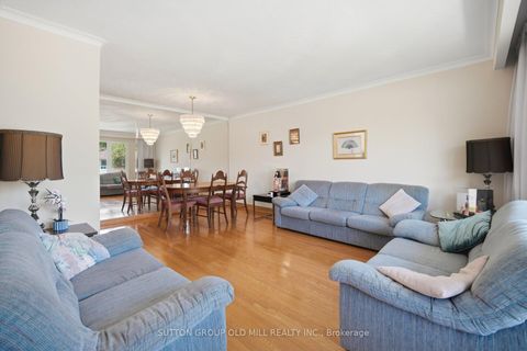 Photo 4 at 99 Scarden Avenue, Sullivan, Toronto