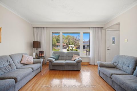 Photo 5 at 99 Scarden Avenue, Sullivan, Toronto