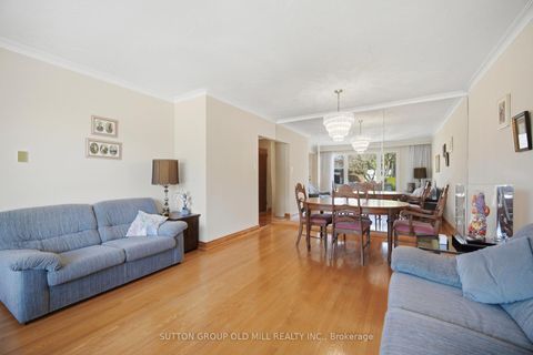 Photo 7 at 99 Scarden Avenue, Sullivan, Toronto