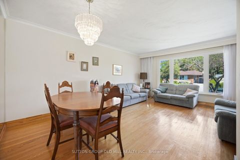 Photo 9 at 99 Scarden Avenue, Sullivan, Toronto