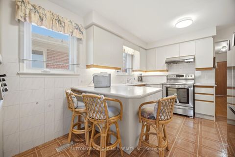 Photo 11 at 99 Scarden Avenue, Sullivan, Toronto
