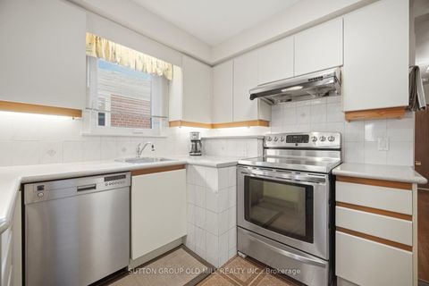 Photo 12 at 99 Scarden Avenue, Sullivan, Toronto
