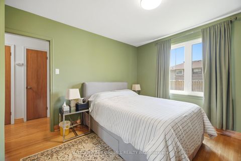 Photo 16 at 99 Scarden Avenue, Sullivan, Toronto