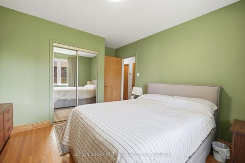 Photo 17 at 99 Scarden Avenue, Sullivan, Toronto