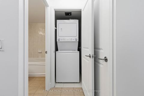 Photo 11 at 1702 - 35 Bales Avenue, Willowdale East, Toronto