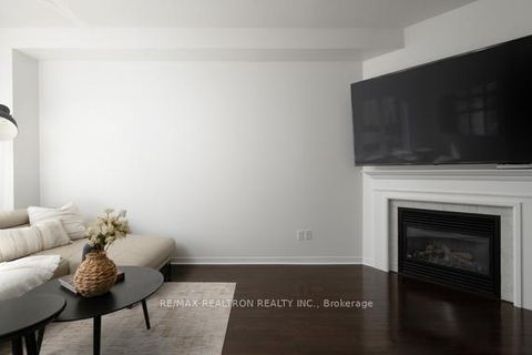 Photo 5 at 104 White Beach Crescent, Patterson, Vaughan