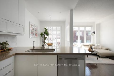 Photo 9 at 104 White Beach Crescent, Patterson, Vaughan