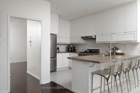 Photo 13 at 104 White Beach Crescent, Patterson, Vaughan