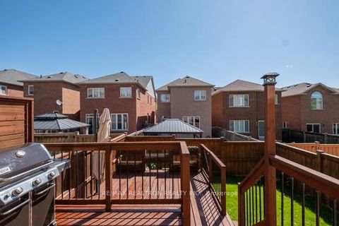 Photo 36 at 104 White Beach Crescent, Patterson, Vaughan