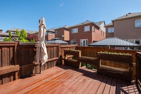 Photo 37 at 104 White Beach Crescent, Patterson, Vaughan