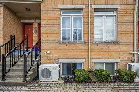 Photo 6 at 121 - 380 Hopewell Avenue, Belgravia, Toronto