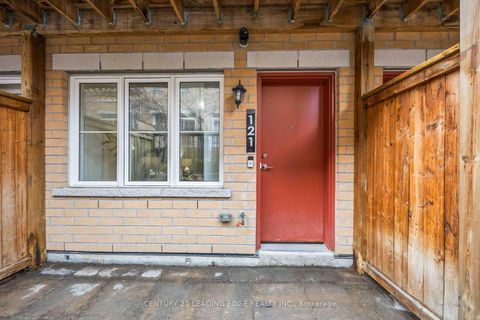 Photo 9 at 121 - 380 Hopewell Avenue, Belgravia, Toronto