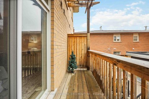 Photo 11 at 121 - 380 Hopewell Avenue, Belgravia, Toronto
