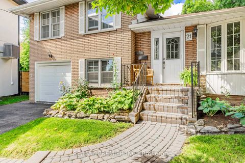 Photo 2 at 21 Halbadier Place, City Centre West, Toronto